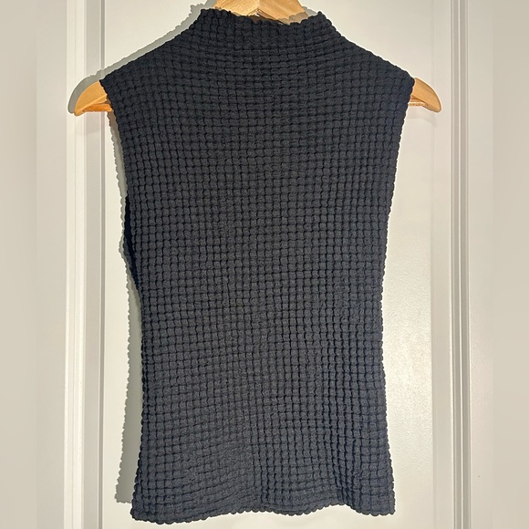 Zara Black Mock-Neck Textured Tank Top - Picture 4 of 6